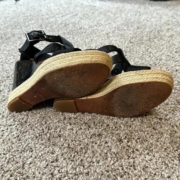 Gorgeous Coach Sandals, 6.5B, EEUC - Picture 5 of 6